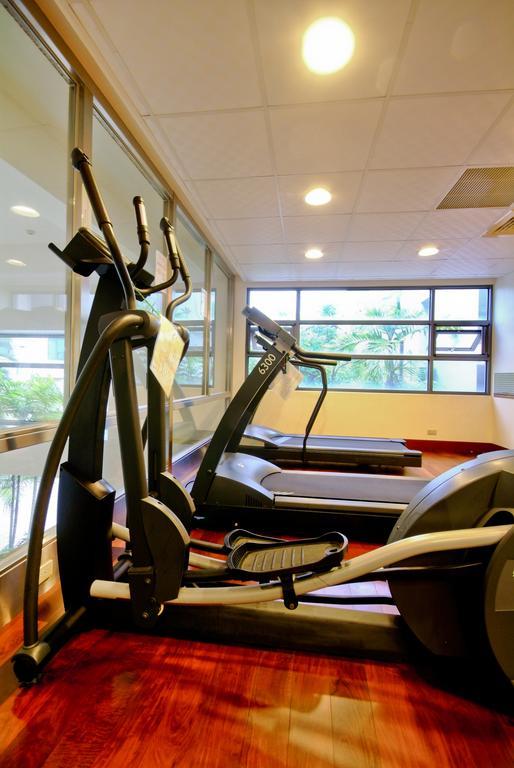 F Hotel Tainan Luaran gambar